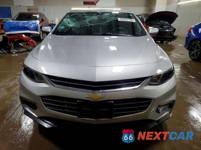 Piąte zdjęcie samochodu w środku: 2017 CHEVROLET MALIBU LT VIN:1G1ZE5ST8HF255834 - miniatura