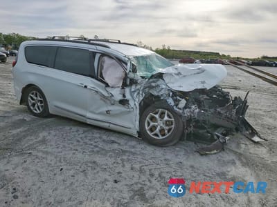 Czwarte zdjęcie samochodu z boku: 2017 CHRYSLER PACIFICA TOURING L VIN:2C4RC1BGXHR810221 - miniatura