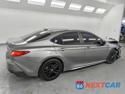 Trzecie zdjęcie samochodu z tyłu: 2025 TOYOTA CAMRY SE VIN:4T1DAACK1SU537713 - miniatura