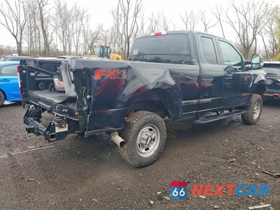 Trzecie zdjęcie samochodu z tyłu: 2017 FORD F250 SUPER DUTY VIN:1FT7X2B68HEB66840 - miniatura