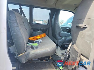 Zdjęcie 11 z 13 samochodu: 2015 CHEVROLET EXPRESS G2500 LT VIN:1GAWGRFF2F1106760 - miniatura