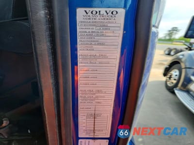 Zdjęcie 10 z 10 samochodu: 2022 VOLVO VNL SEMI TRUCK VIN:4V4NC9EH8NN303803 - miniatura