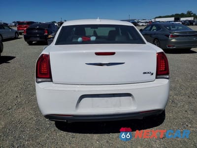 Zdjęcie 6 z 12 samochodu: 2016 CHRYSLER 300 S VIN:2C3CCABG6GH269120 - miniatura