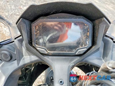 Zdjęcie 7 z 9 samochodu: 2024 KAWASAKI EX650 P VIN:ML5EXEP17RDAC6476 - miniatura