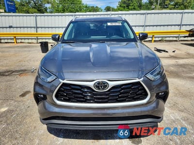 Piąte zdjęcie samochodu w środku: 2023 TOYOTA HIGHLANDER XLE VIN:5TDKDRAH5PS516819 - miniatura