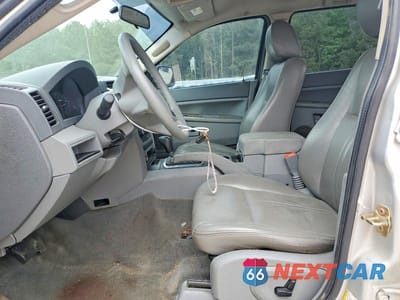 Zdjęcie 7 z 12 samochodu: 2005 JEEP GRAND CHEROKEE LAREDO VIN:1J4GR48K25C690058 - miniatura