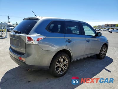 Trzecie zdjęcie samochodu z tyłu: 2014 MITSUBISHI OUTLANDER SE VIN:JA4AZ3A37EZ015516 - miniatura
