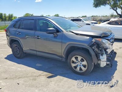 Czwarte zdjęcie samochodu z boku: 2019 TOYOTA RAV4 LE VIN:2T3H1RFV3KC032707 - miniatura