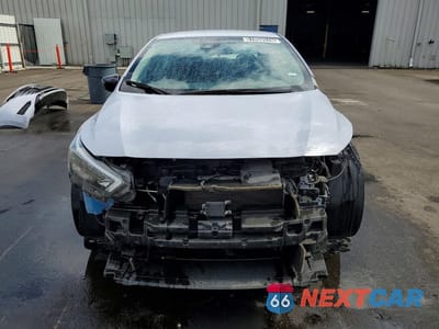 Piąte zdjęcie samochodu w środku: 2024 NISSAN VERSA SR VIN:3N1CN8FV3RL928503 - miniatura