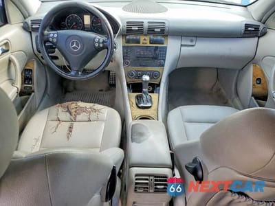 Zdjęcie 8 z 12 samochodu: 2007 MERCEDES-BENZ C 230 VIN:WDBRF52H07E027152 - miniatura