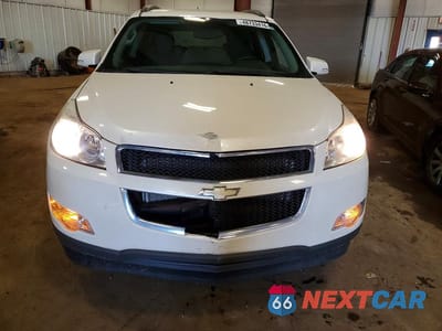 Piąte zdjęcie samochodu w środku: 2011 CHEVROLET TRAVERSE LT VIN:1GNKRGED2BJ142163 - miniatura