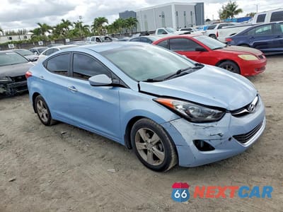 Czwarte zdjęcie samochodu z boku: 2013 HYUNDAI ELANTRA GLS VIN:KMHDH4AEXDU728608 - miniatura
