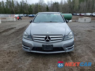 Piąte zdjęcie samochodu w środku: 2012 MERCEDES-BENZ C 300 4MATIC VIN:WDDGF8BB4CA630375 - miniatura
