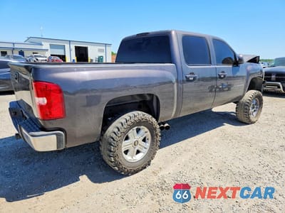 Trzecie zdjęcie samochodu z tyłu: 2011 CHEVROLET SILVERADO C1500 LT VIN:3GCPCSE0XBG158810 - miniatura