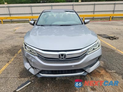 Piąte zdjęcie samochodu w środku: 2017 HONDA ACCORD SPORT VIN:1HGCR2F51HA270508 - miniatura