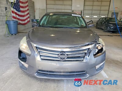 Piąte zdjęcie samochodu w środku: 2015 NISSAN ALTIMA 2.5 S VIN:1N4AL3AP4FC419944 - miniatura