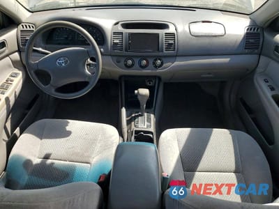 Zdjęcie 8 z 12 samochodu: 2003 TOYOTA CAMRY LE VIN:4T1BE32K83U732069 - miniatura