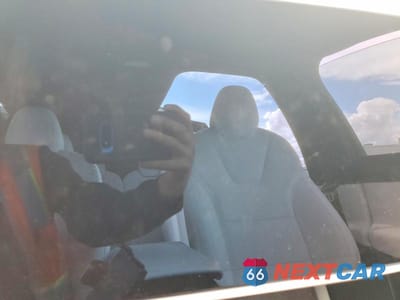 Zdjęcie 9 z 14 samochodu: 2023 TESLA MODEL X VIN:7SAXCBE53PF366359 - miniatura