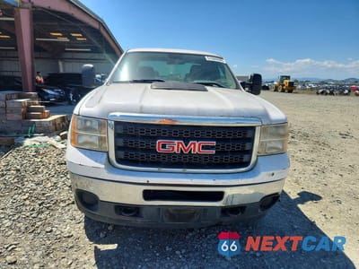 Piąte zdjęcie samochodu w środku: 2011 GMC SIERRA C2500 HEAVY DUTY VIN:1GD21ZCG5BZ254347 - miniatura