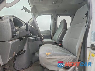 Zdjęcie 7 z 12 samochodu: 2008 FORD ECONOLINE E350 SUPER DUTY WAGON VIN:1FBNE31L48DB00547 - miniatura