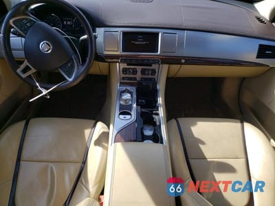 Zdjęcie 8 z 12 samochodu: 2013 JAGUAR XF VIN:SAJWJ0EF9D8S87030 - miniatura
