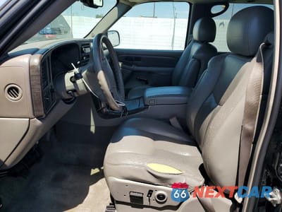 Zdjęcie 7 z 14 samochodu: 2005 GMC YUKON XL DENALI VIN:1GKFK66U25J115674 - miniatura
