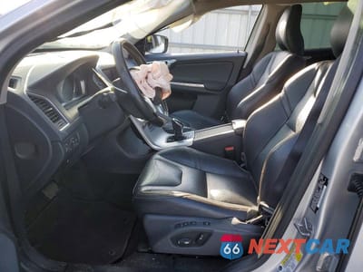 Zdjęcie 7 z 14 samochodu: 2017 VOLVO XC60 T5 DYNAMIC VIN:YV440MRRXH2161205 - miniatura