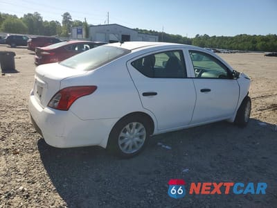 Trzecie zdjęcie samochodu z tyłu: 2018 NISSAN VERSA S VIN:3N1CN7APXJL888203 - miniatura