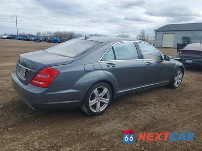 Trzecie zdjęcie samochodu z tyłu: 2011 MERCEDES-BENZ S 550 VIN:WDDNG7BB9BA368186 - miniatura