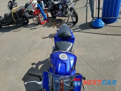 Piąte zdjęcie samochodu w środku: 2023 YAMAHA YZFR3 A VIN:MH3RH18Y3PK013647 - miniatura
