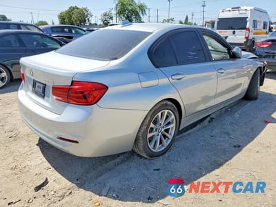Trzecie zdjęcie samochodu z tyłu: 2016 BMW 320 I VIN:WBA8A9C56GK617135 - miniatura