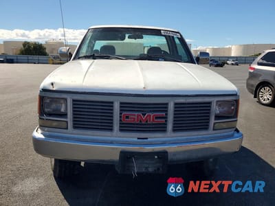 Piąte zdjęcie samochodu w środku: 1990 GMC SIERRA C2500 VIN:1GTGC24K6LE501933 - miniatura