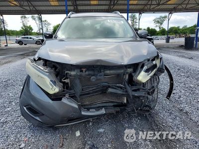 Piąte zdjęcie samochodu w środku: 2015 NISSAN ROGUE SV VIN:KNMAT2MT4FP559966 - miniatura