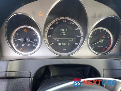 Zdjęcie 9 z 12 samochodu: 2011 MERCEDES-BENZ C 300 4MATIC VIN:WDDGF8BB3BR136086 - miniatura