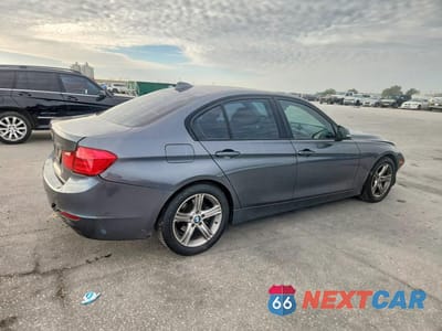 Trzecie zdjęcie samochodu z tyłu: 2014 BMW 320 I VIN:WBA3B1G51ENS80405 - miniatura
