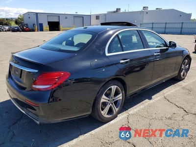 Trzecie zdjęcie samochodu z tyłu: 2018 MERCEDES-BENZ E 300 VIN:WDDZF4JB4JA306729 - miniatura
