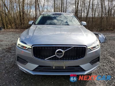 Piąte zdjęcie samochodu w środku: 2018 VOLVO XC60 T6 MOMENTUM VIN:YV4A22RK8J1022108 - miniatura