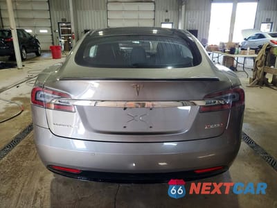 Zdjęcie 6 z 12 samochodu: 2016 TESLA MODEL S VIN:5YJSA1E48GF157777 - miniatura