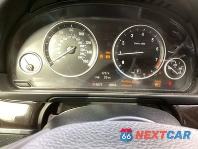 Zdjęcie 8 z 10 samochodu: 2016 BMW 528 I VIN:WBA5A5C54GG348888 - miniatura