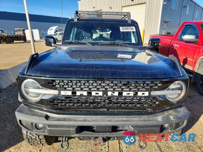 Piąte zdjęcie samochodu w środku: 2021 FORD BRONCO BASE VIN:1FMEE5DP7MLA80974 - miniatura