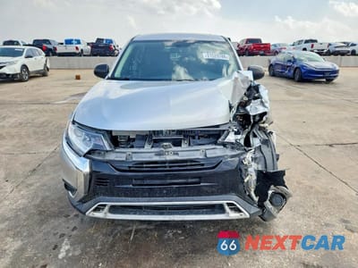 Piąte zdjęcie samochodu w środku: 2020 MITSUBISHI OUTLANDER SE VIN:JA4AZ3A37LZ026464 - miniatura