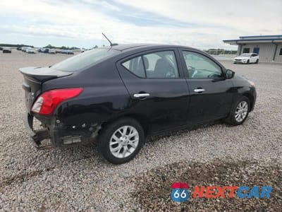 Trzecie zdjęcie samochodu z tyłu: 2017 NISSAN VERSA 1.6 S VIN:3N1CN7AP0HL818588 - miniatura