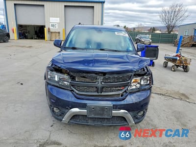 Piąte zdjęcie samochodu w środku: 2019 DODGE JOURNEY CROSSROAD VIN:3C4PDDGG2KT795216 - miniatura