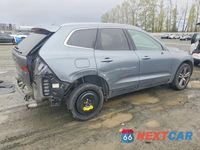 Trzecie zdjęcie samochodu z tyłu: 2018 VOLVO XC60 T5 VIN:LYV102RK4JB078452 - miniatura