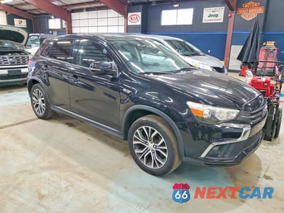 Czwarte zdjęcie samochodu z boku: 2019 MITSUBISHI OUTLANDER SPORT ES VIN:JA4AR3AU8KU026073 - miniatura