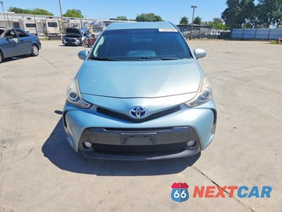 Piąte zdjęcie samochodu w środku: 2015 TOYOTA PRIUS V FIVE VIN:JTDZN3EU5FJ021354 - miniatura