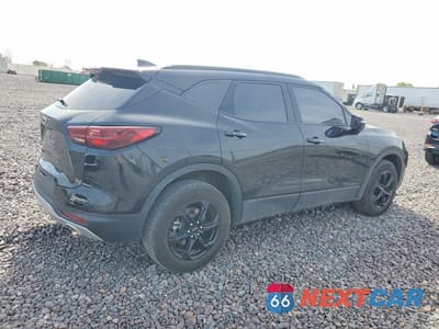 Trzecie zdjęcie samochodu z tyłu: 2024 CHEVROLET BLAZER 3LT VIN:3GNKBDR42RS171149 - miniatura