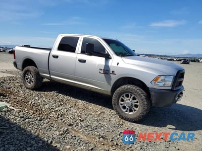 Czwarte zdjęcie samochodu z boku: 2017 RAM 2500 ST VIN:3C6UR5CL1HG740469 - miniatura