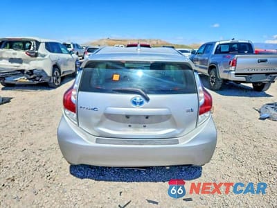Zdjęcie 6 z 12 samochodu: 2016 TOYOTA PRIUS C TWO VIN:JTDKDTB36G1138572 - miniatura