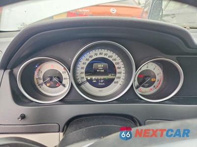 Zdjęcie 9 z 12 samochodu: 2013 MERCEDES-BENZ C 250 VIN:WDDGF4HB9DA781391 - miniatura